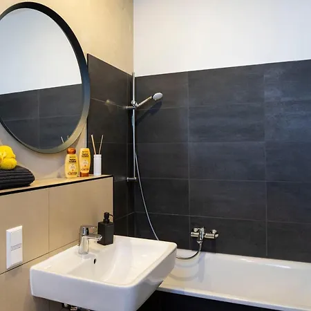 Shabby Chic +freshly Furnished +self Check-in Apartment *