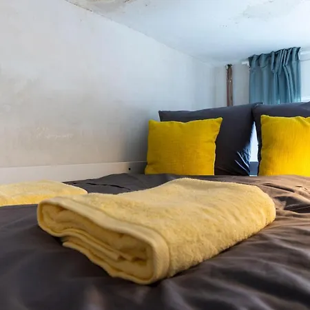 Apartment Shabby Chic +freshly Furnished +self Check-in *